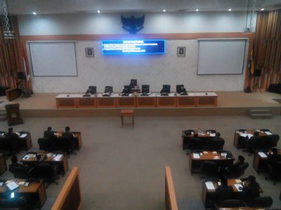 Rapat paripurna pengesahan Raperda BUMD menjadi Perda, Kamis (10/11). (jabartoday/eddy koesman)