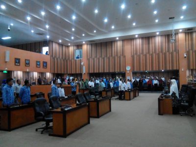 Para kepala sekolah se-Kota Bandung menyampaikan aspirasi ke DPRD Kota Bandung, Selasa (29/11). (jabartoday/eddy koesman)