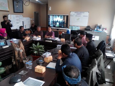 Rapat koordinasi Komisi D DPRD Kota Bandung dengan guru honorer, Rabu (7/12). (jabartoday/eddy koesman)