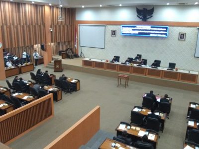 Suasana rapat paripurna DPRD Kota Bandung tentang Raperda Perangkat Daerah, Selasa (11/10). (jabartoday/avila dwiputra)