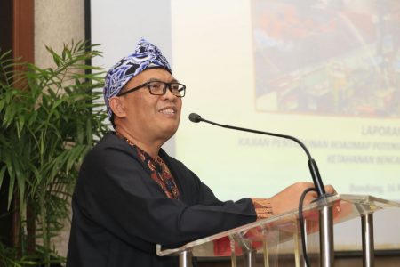 Wakil Wali Kota Bandung Oded M Danial memberikan sambutan dalam pembukaan seminar Kajian Penyusunan Roadmap Potensi Bencana, Rabu (16/11). (diskominfo for jabartoday)