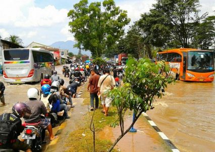 Banjir di wilayah Rancaekek, Minggu (13/11). (net)