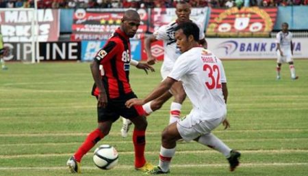 Penyerang Persipura, Boaz Solossa, dalam sebuah pertandingan. (istimewa)