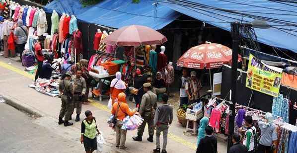 Andalkan CSR, Pemkot Bandung Tata PKL Jalan Cikapundung Barat